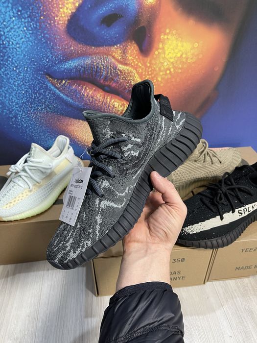 Adidasi Yeezy colectie noua Premium