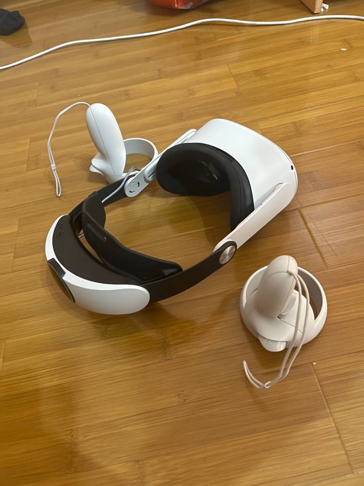 Oculus Quest 2 [+Оригинал провод, +Удобный ремешок с Повербанком]