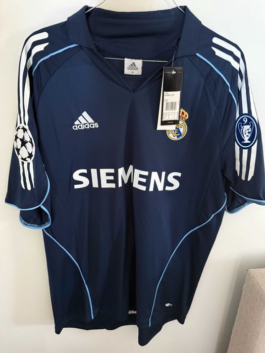 Tricou Beckham Real Madrid retro fotbal cu badge uri