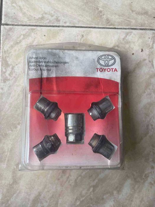 Секретни болтове за Volkswagen и Toyota