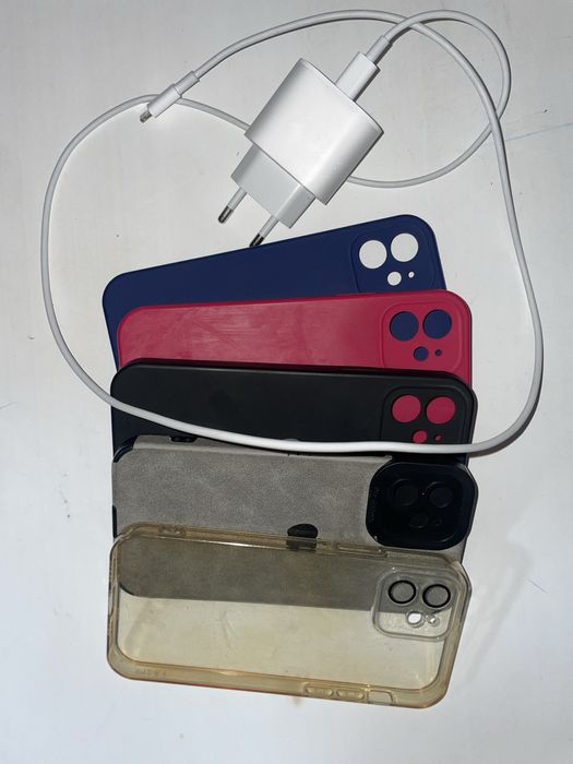 Продам Айфон 12.