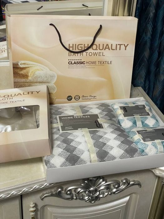 Sochiqlar toʻplami maxsus qadoqda