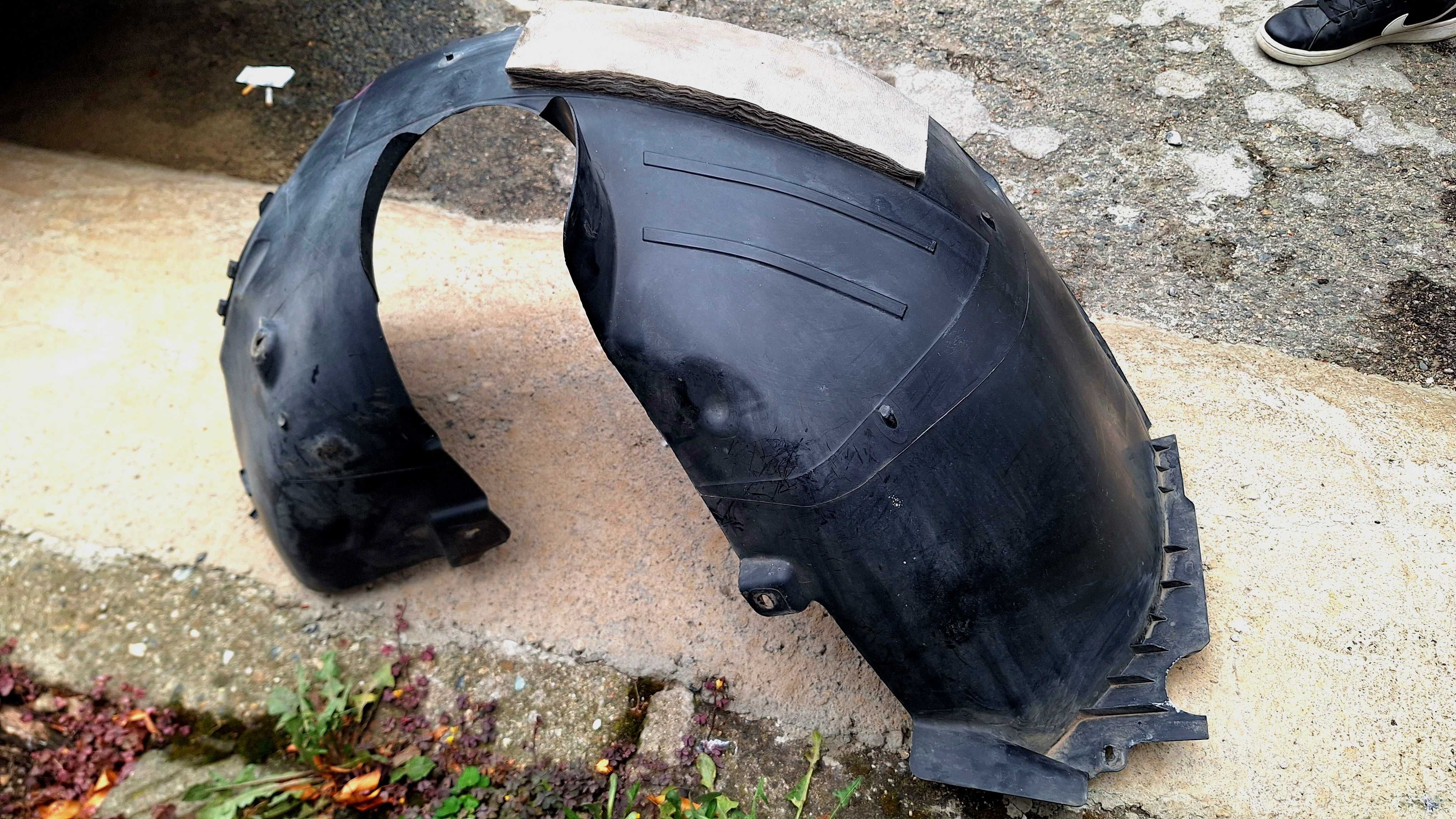 Десен преден подкалник за Volkswagen Passat, B8