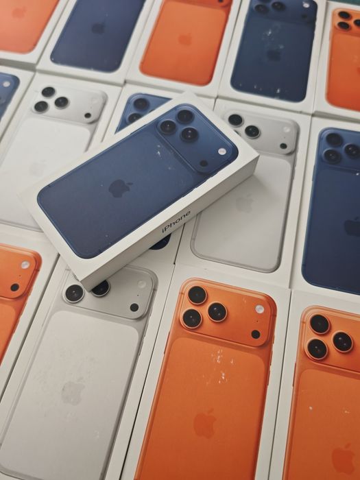 НАЛИЧНИ iPhone 17 Pro Max 256GB Cosmic Orange , Deep Blue , Silver