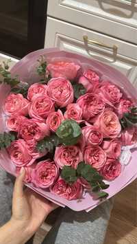 Цветы, 25 пионовидных роз из ROMEO