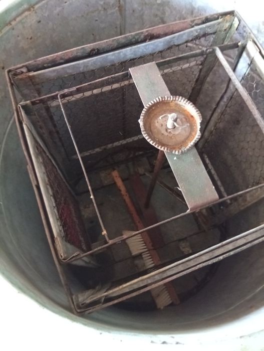 Центрофуга за мед