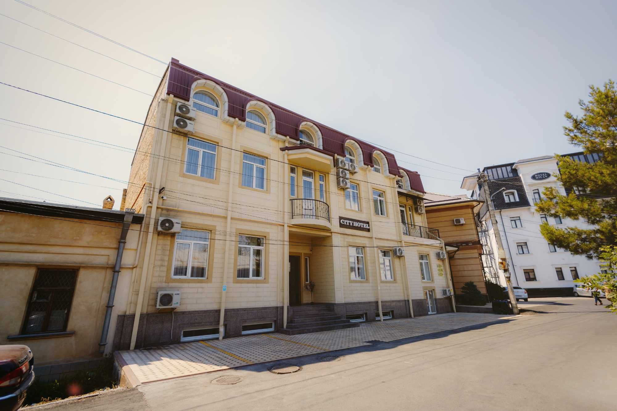 City Hotelda xonalarni kunlik ijaraga olish