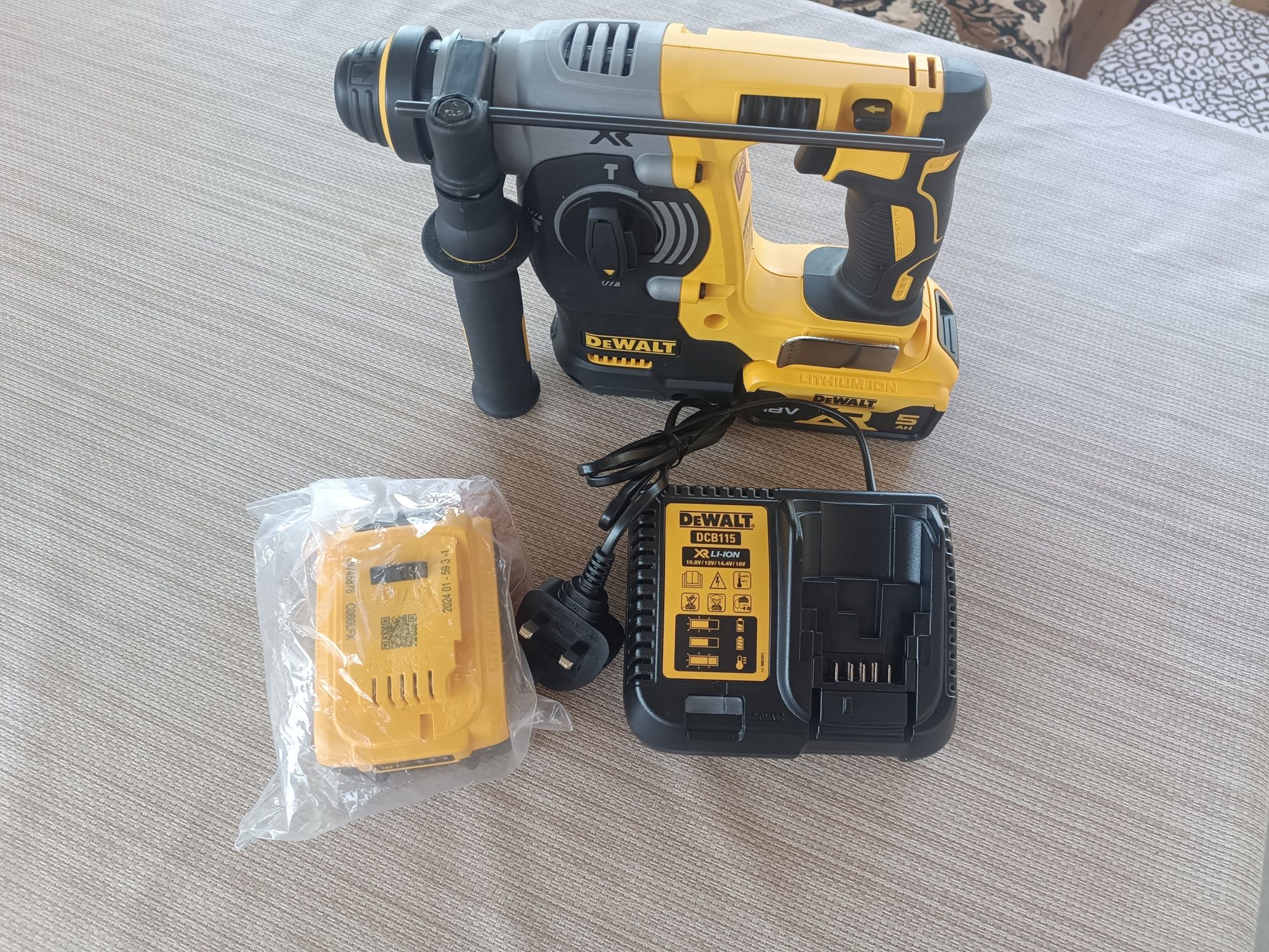 DeWalt dch273...