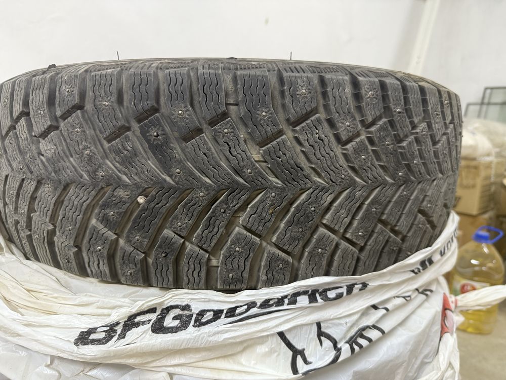 зимние шины Michelin x-Ice North шипы