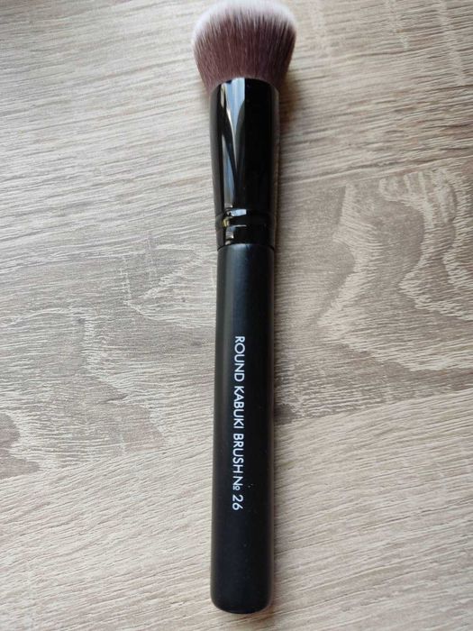 Различни четки за грим