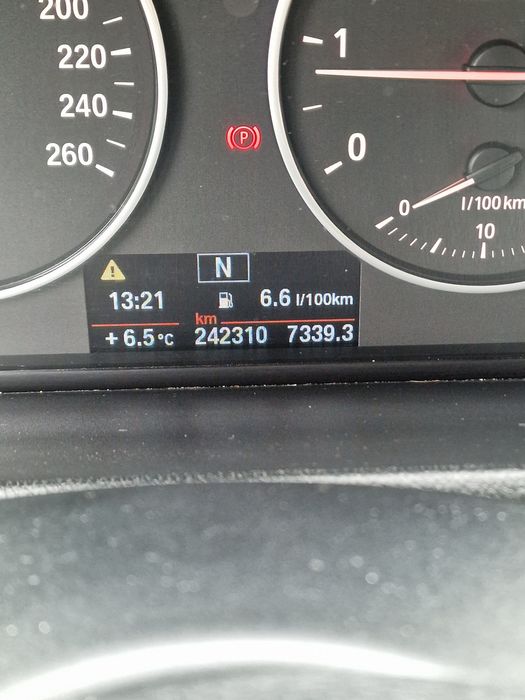 Vând sau schimb cu excavator,nissan atleon