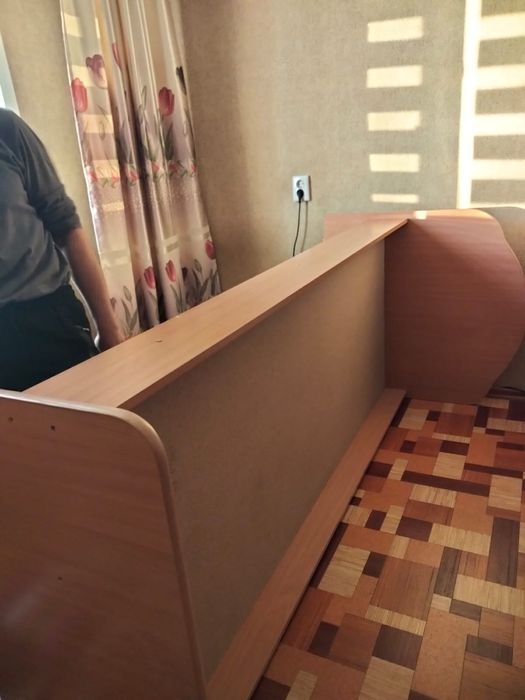 Продам кровать односпальную с матрасом