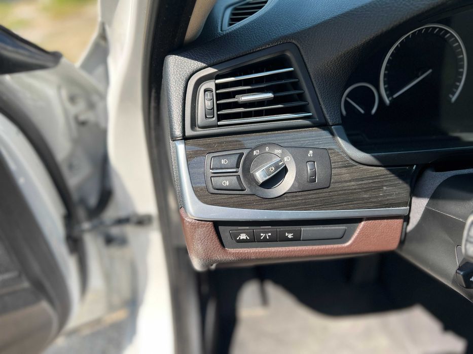 BMW Seria 5 525d xDrive Touring Aut. Luxury Line