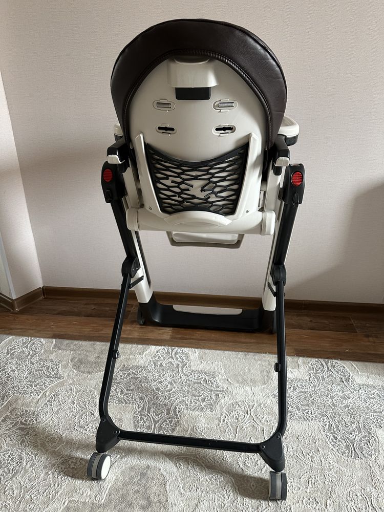 Стульчик для кормления Peg-Perego Siesta Follow Me