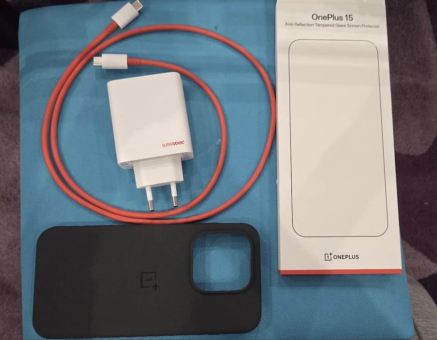 120w оригинално зарядно, кейс One plus 15 и screen protector anti-gla