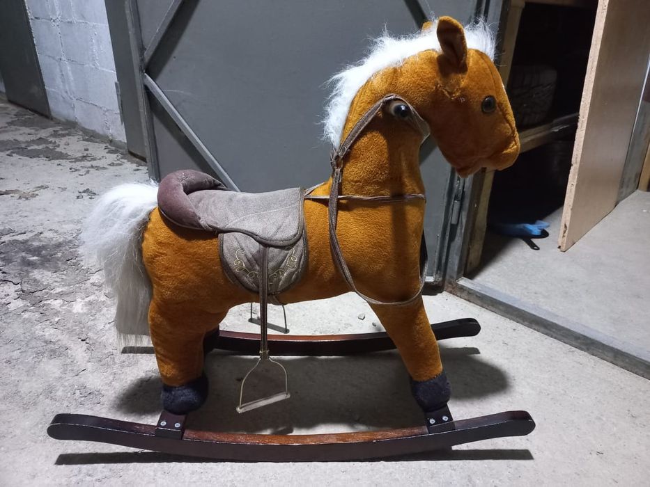 Детская лошадка качалка