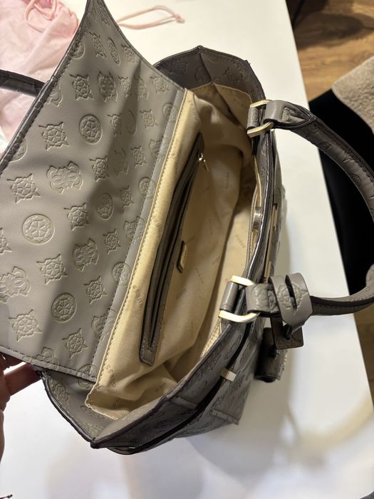 Дамска чанта GUESS