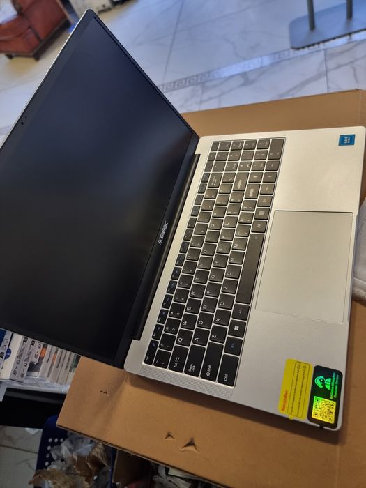 Laptop nou în tripla 512 gb 16gb ram