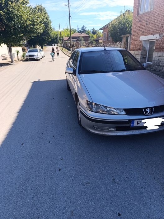 Продавам Пежо 406