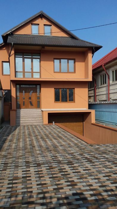 Vilă situată în cartierul CFR