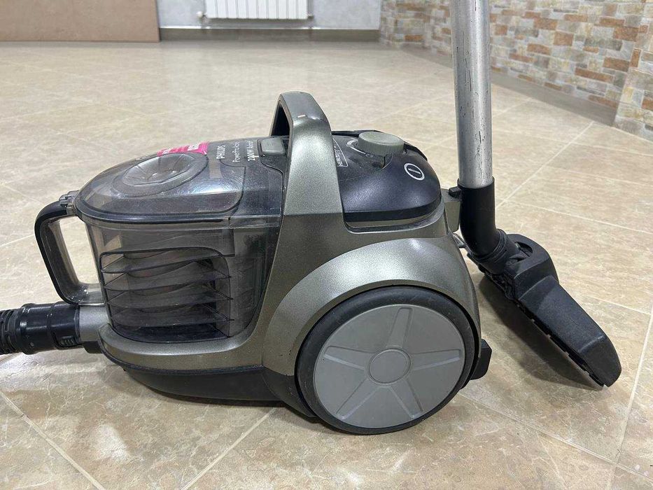 Пылесос Philips .