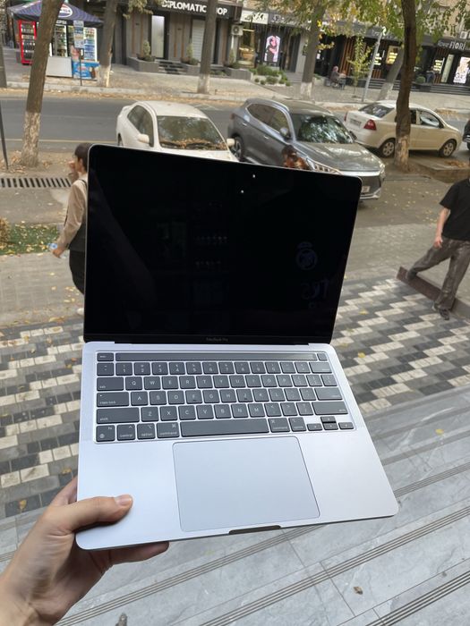 Macbook pro m2 13