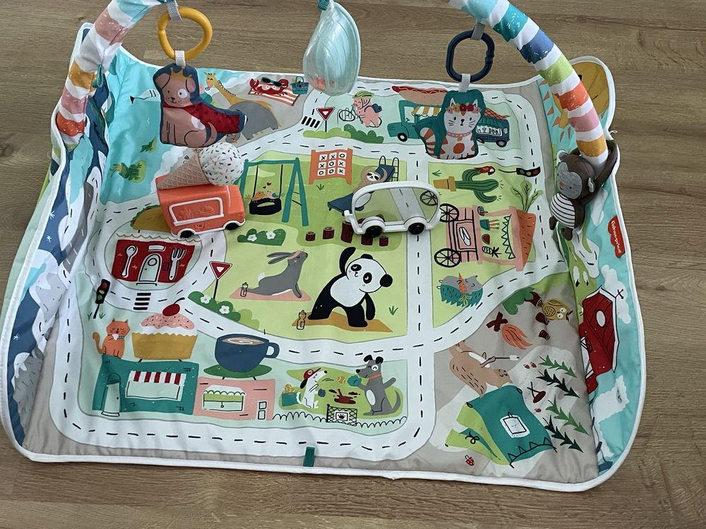 Активна гимнастика Fisher Price Jumbo с камион за сладолед