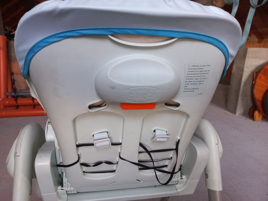 Scaun de masa pentru copiii Chicco