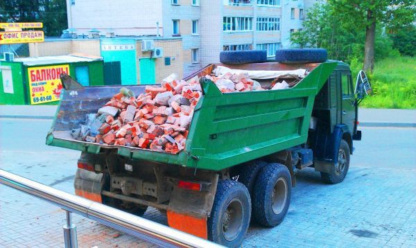 Газель вывоз мусора недорого. Грузоперевозки. грузчики.камаз мусор зил