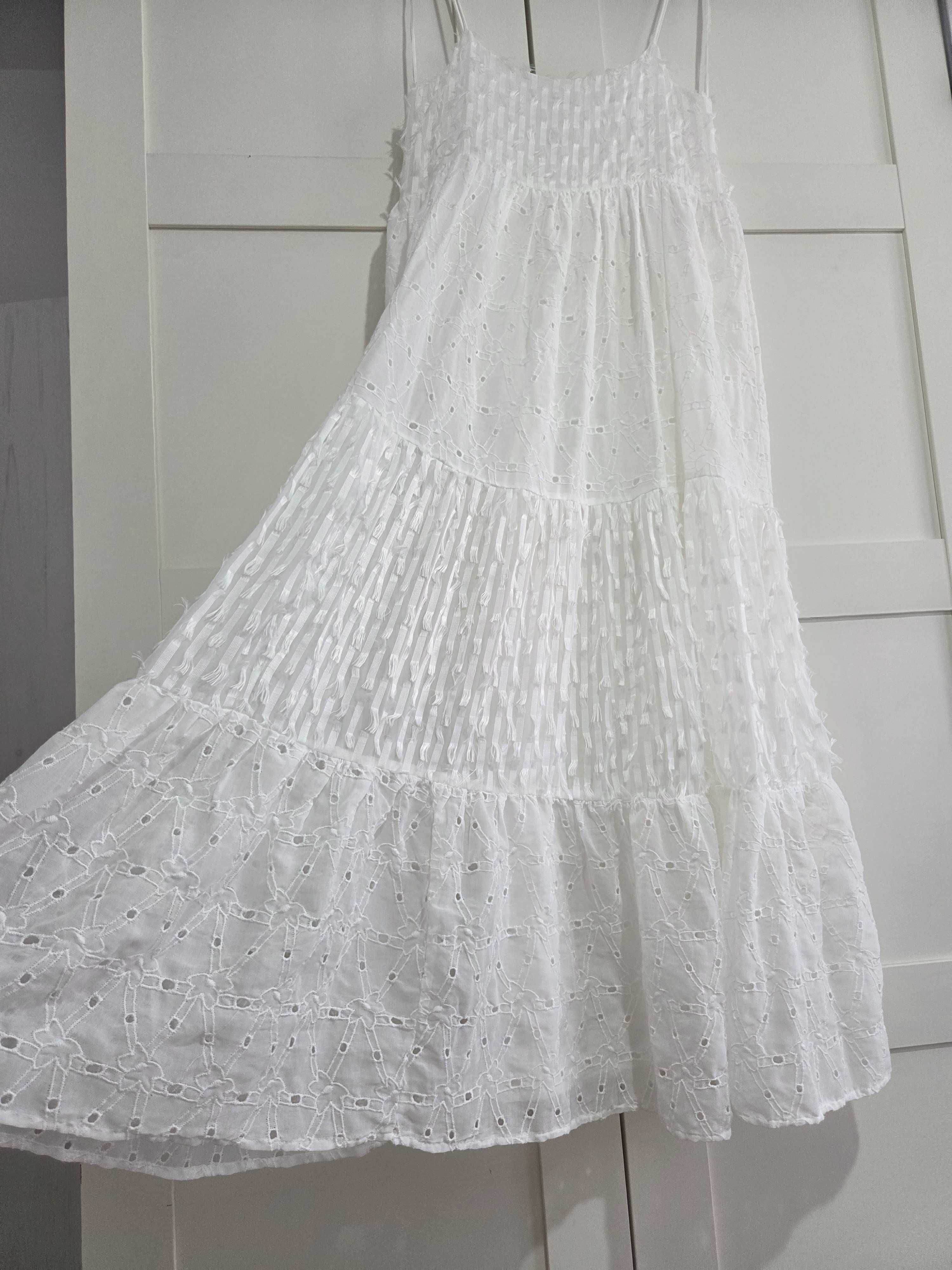 Rochie Zara cu broderie, masura Xs, lunga, stare f buna