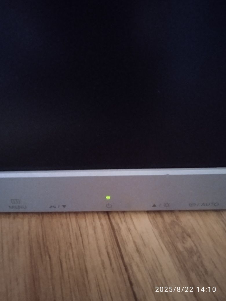 Продам Ж/К монитор SAMSUNG-710V (б/у)