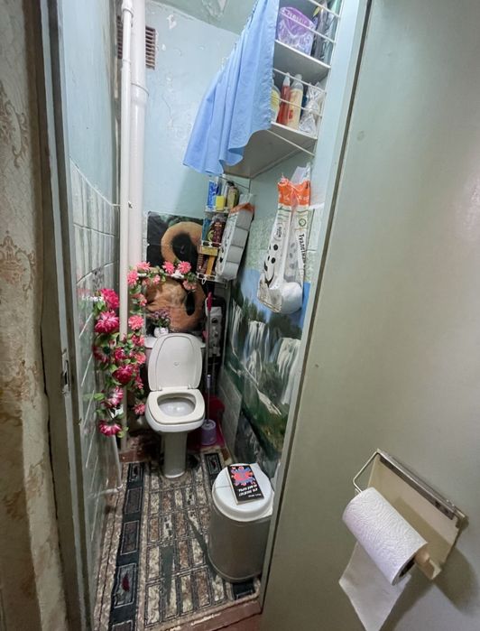 Продается квартира без ремонта.