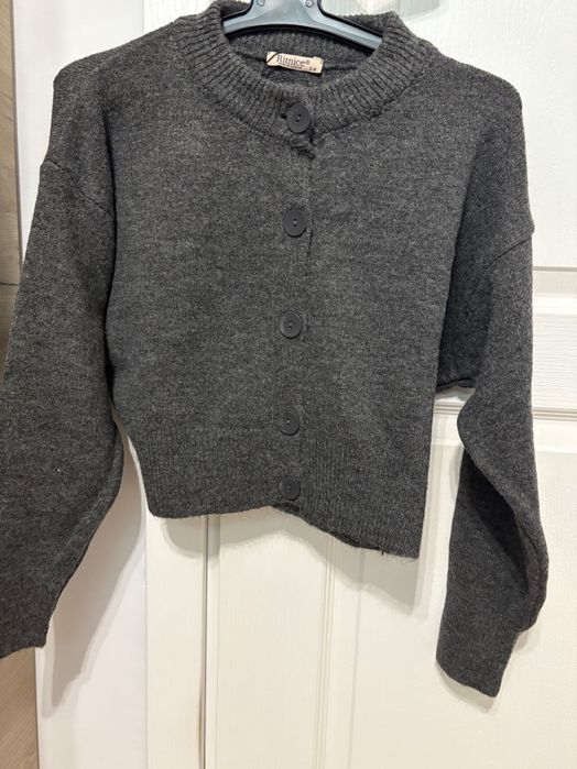 Дамска сива жилетка