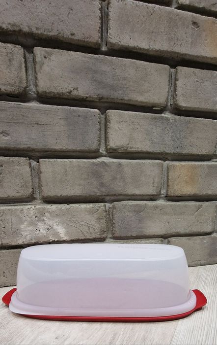 Продам контейнер "Салями" Tupperware