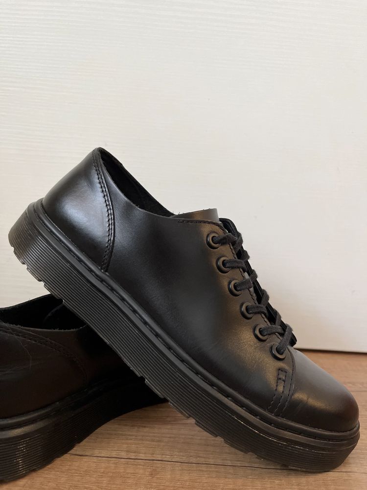 Сникърси Dr. Martens в отлично състояние