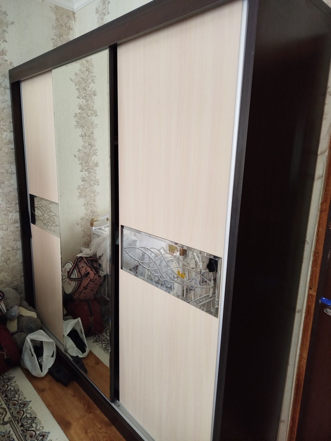 Выдвижной шкаф, продаётся срочно
