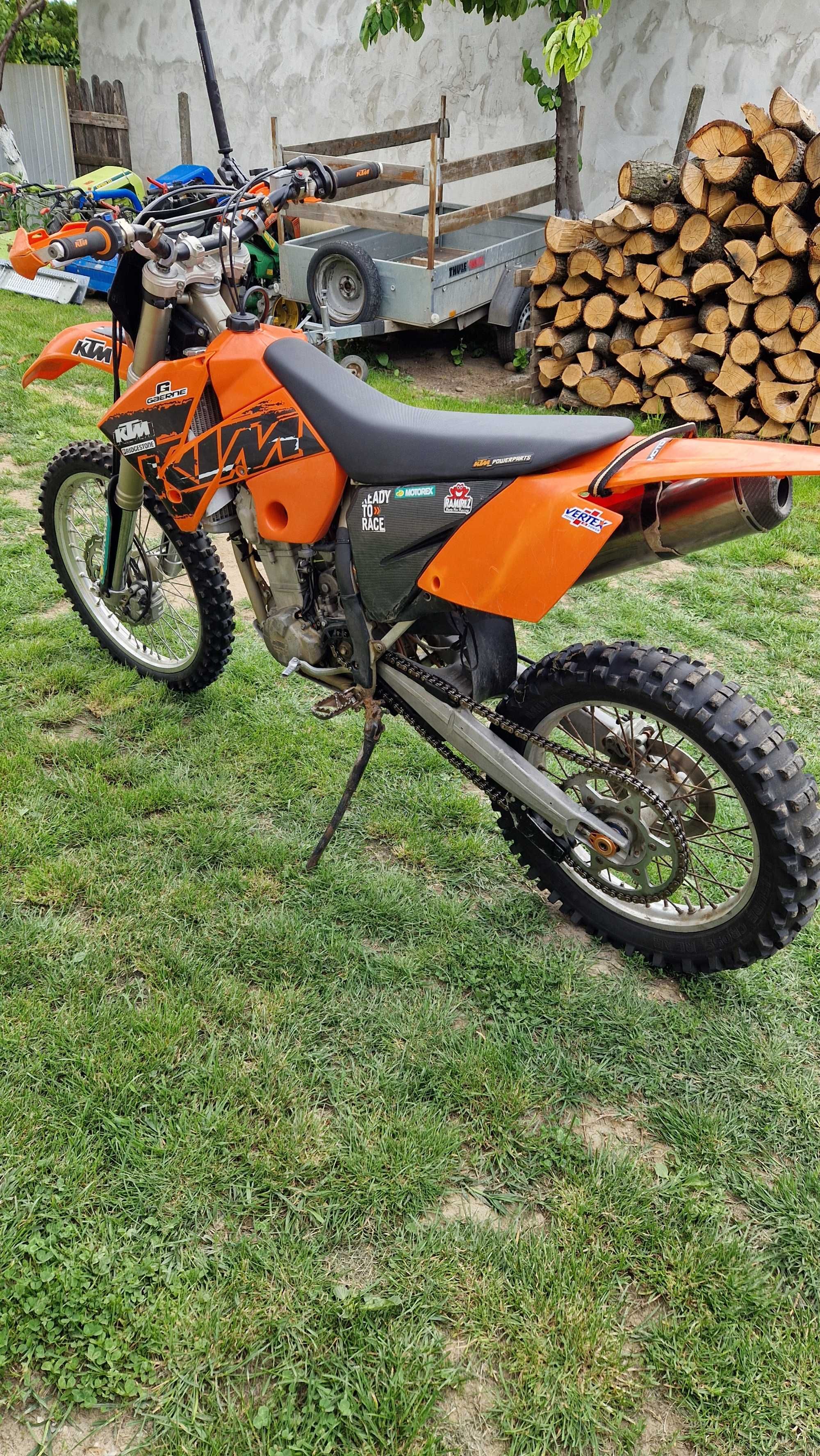 Motocicleta ktm exc450 enduro