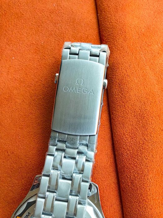 Omega Seamaster 300M с японски механизъм