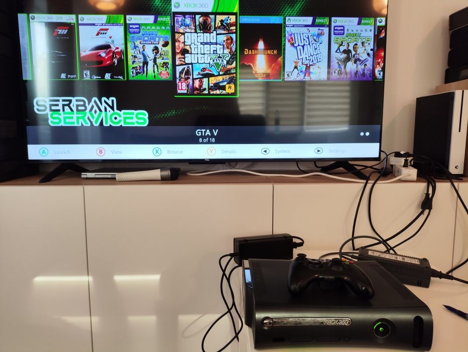 Xbox 360 modat cu 17 jocuri