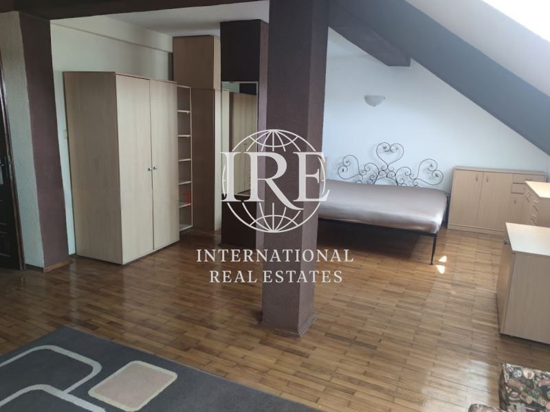 Продава се Многостаен апартамент в Варна, Колхозен пазар - 210 кв.м за 1953 €/кв.м - Снимка #8