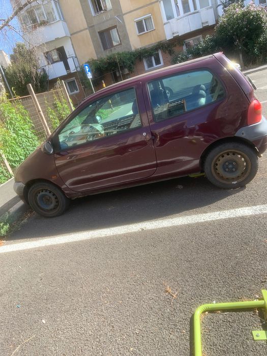 Renaul Twingo rosu