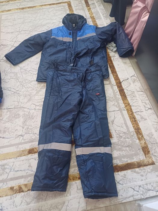 Продам спецодежда.