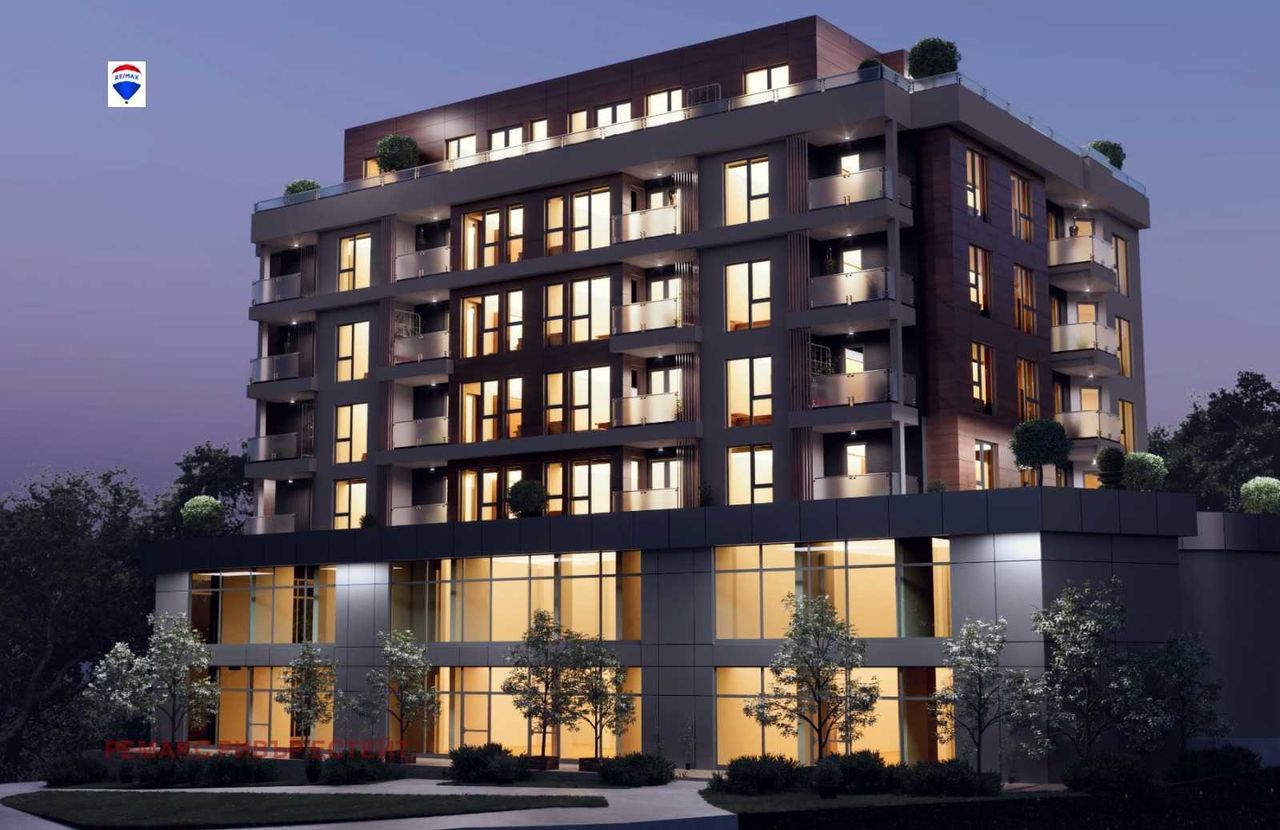 Продава се Тристаен апартамент в Русе, Централен южен район - 142 кв.м за 1397 €/кв.м - Снимка #2