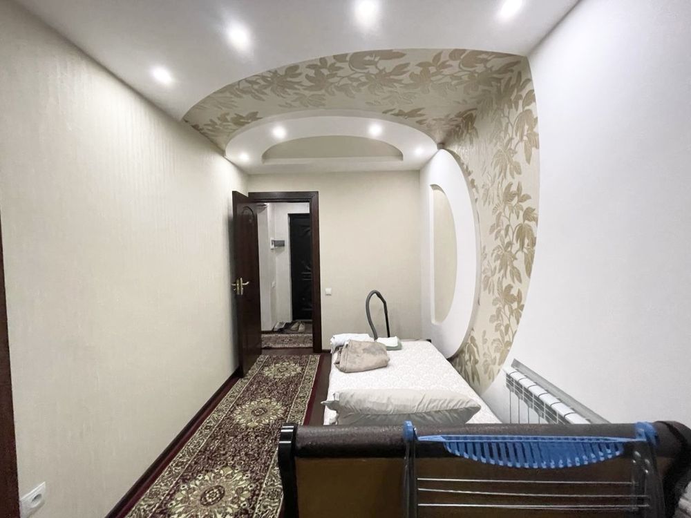 Продается 2 ком квартира метро Космонавтов  42 м.кв