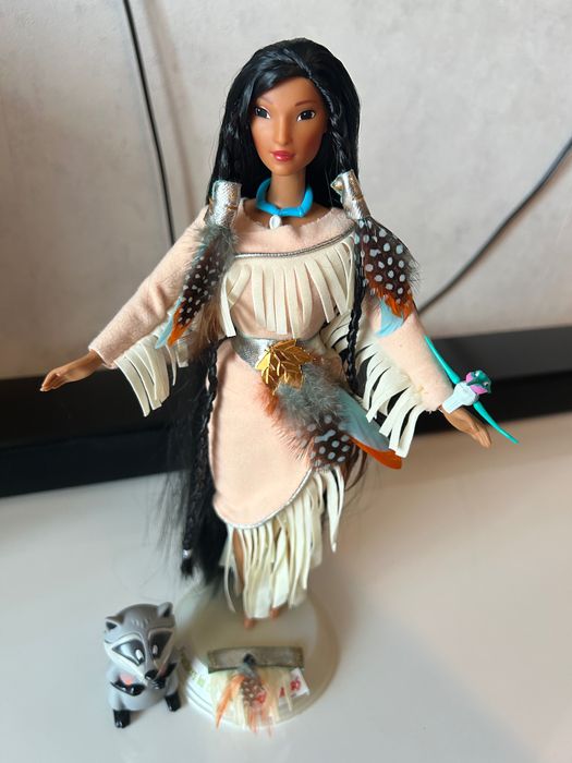 Barbie Pocahontas Feathers in the Wind, кукла барби
