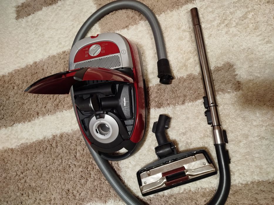 Прахосмукачка Miele s5