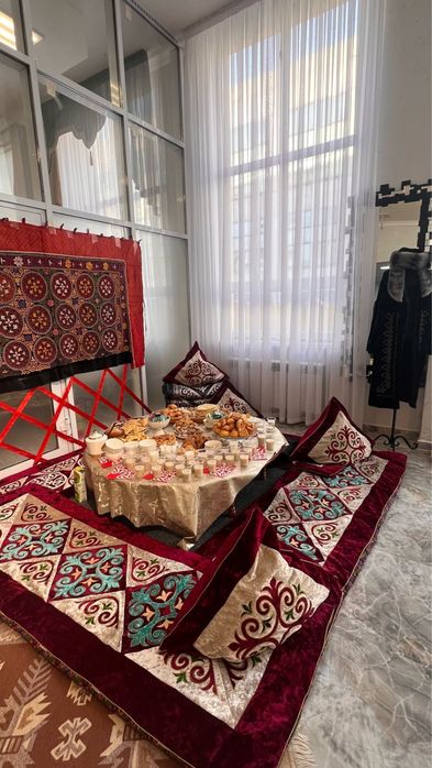 Круглый стол, деревянный, жер стол