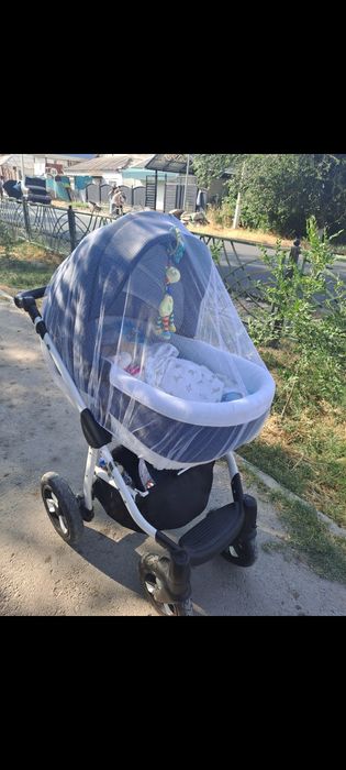 Продам коляску фирмы адамикс