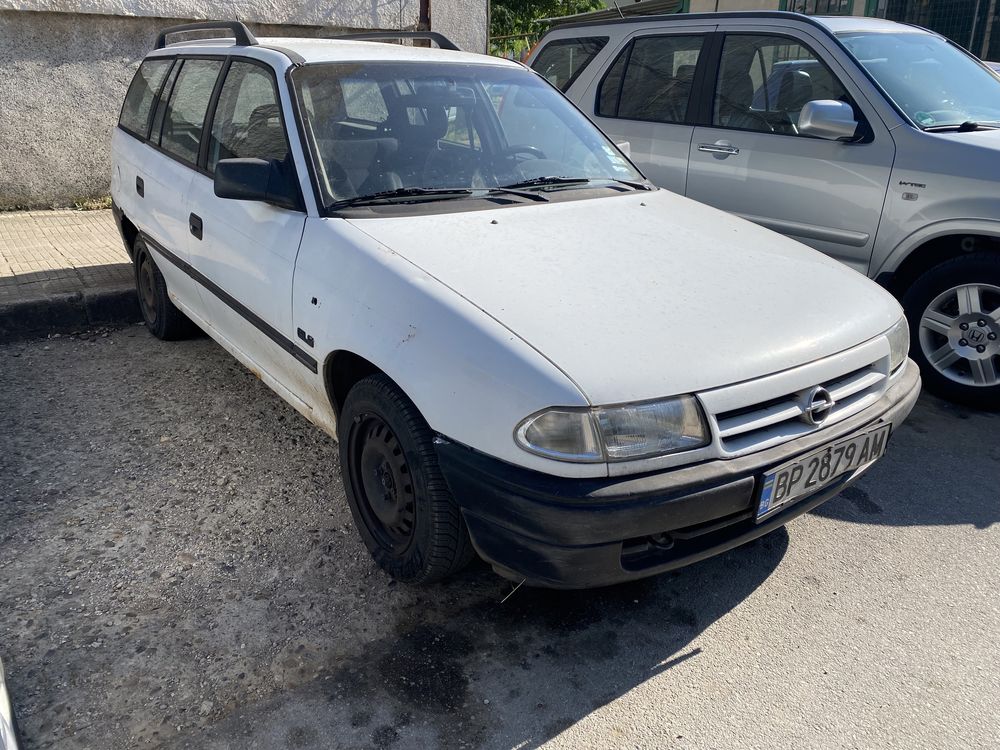 Опел Астра 1.4 i 1992година