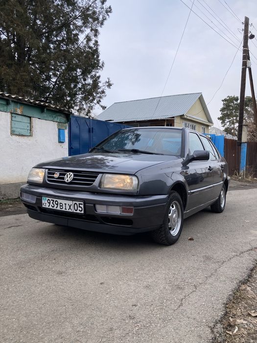 Volkswagen Vento обьем 1.8 моно